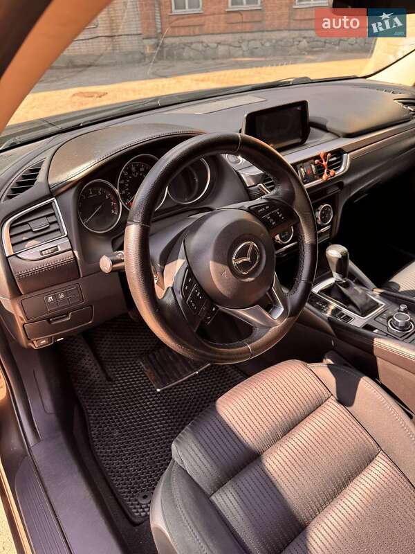 Седан Mazda 6 2015 в Киеве