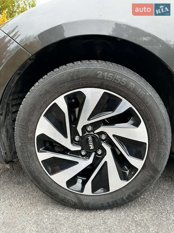 Седан Mazda 6 2010 в Горішніх Плавнях