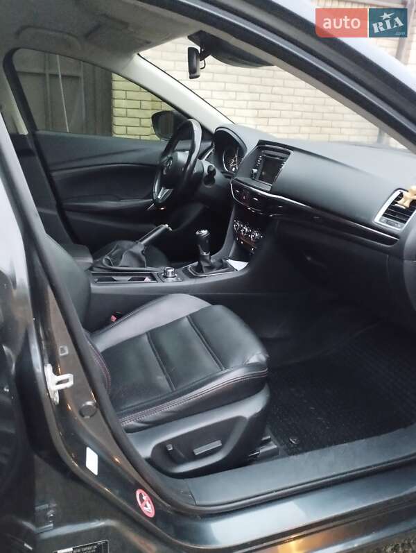 Седан Mazda 6 2014 в Мукачево