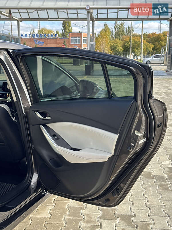 Седан Mazda 6 2015 в Миколаєві