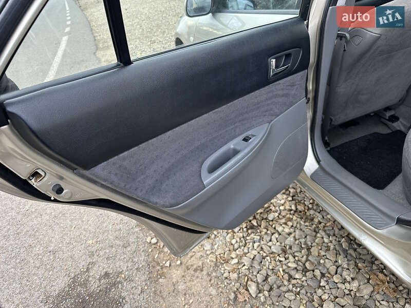 Седан Mazda 6 2002 в Коломые