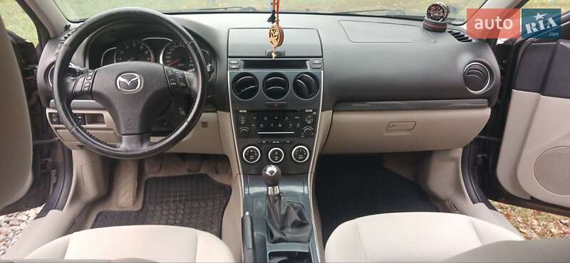 Лифтбек Mazda 6 2006 в Карловке