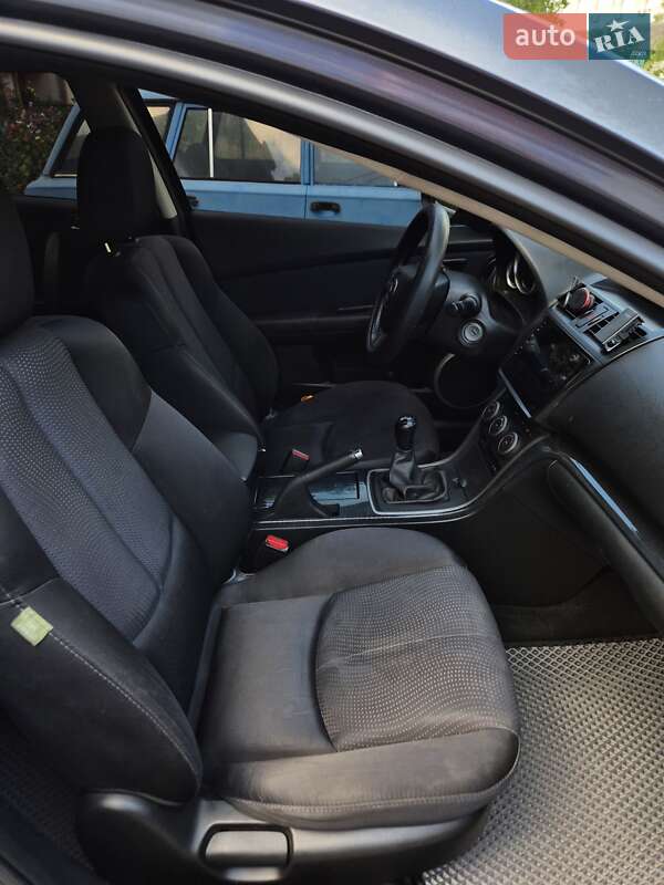 Седан Mazda 6 2008 в Волочиську