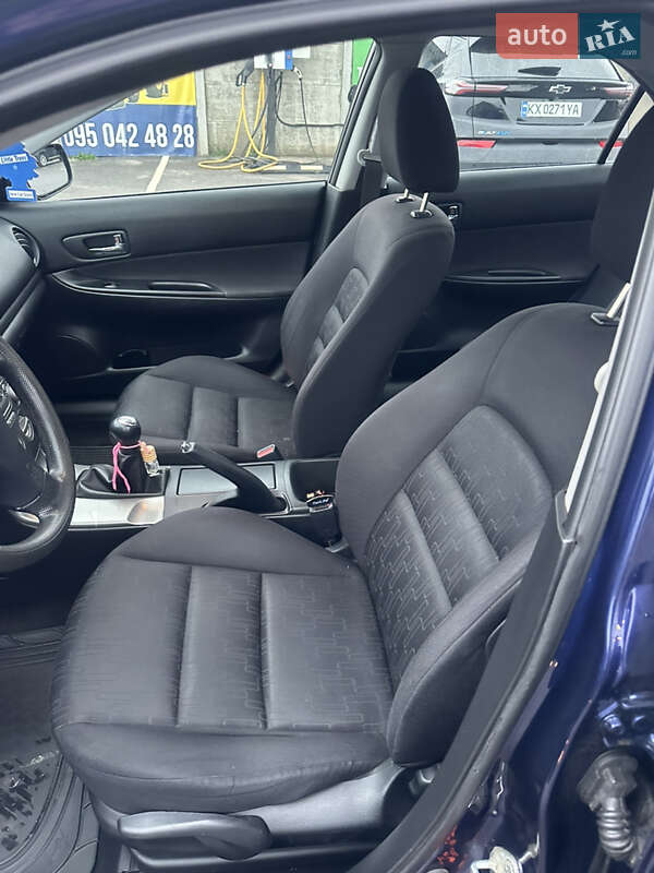 Седан Mazda 6 2002 в Новой Водолаге