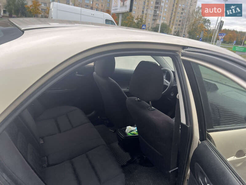 Седан Mazda 6 2004 в Киеве