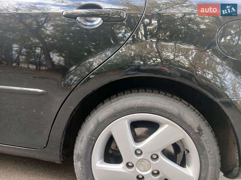 Лифтбек Mazda 6 2005 в Киеве