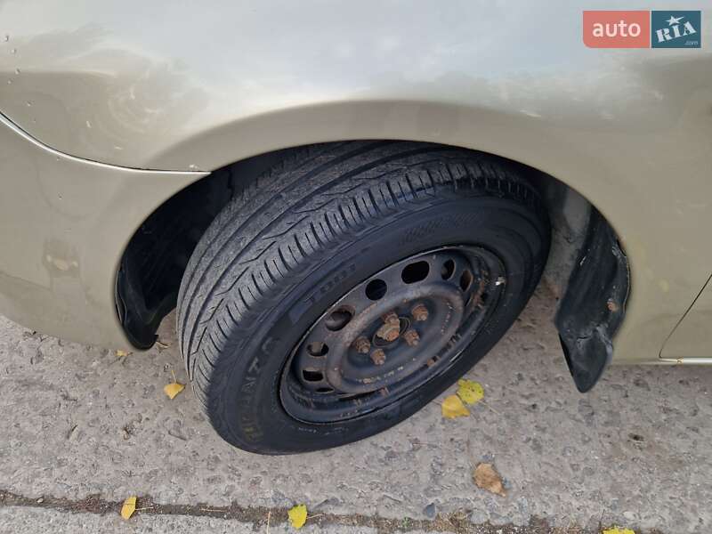 Седан Mazda 6 2003 в Дніпрі