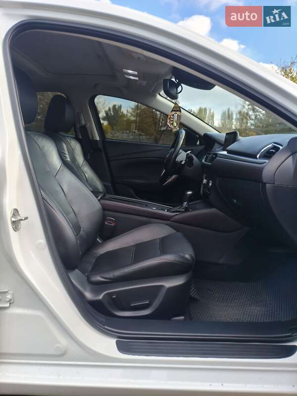 Седан Mazda 6 2015 в Запорожье