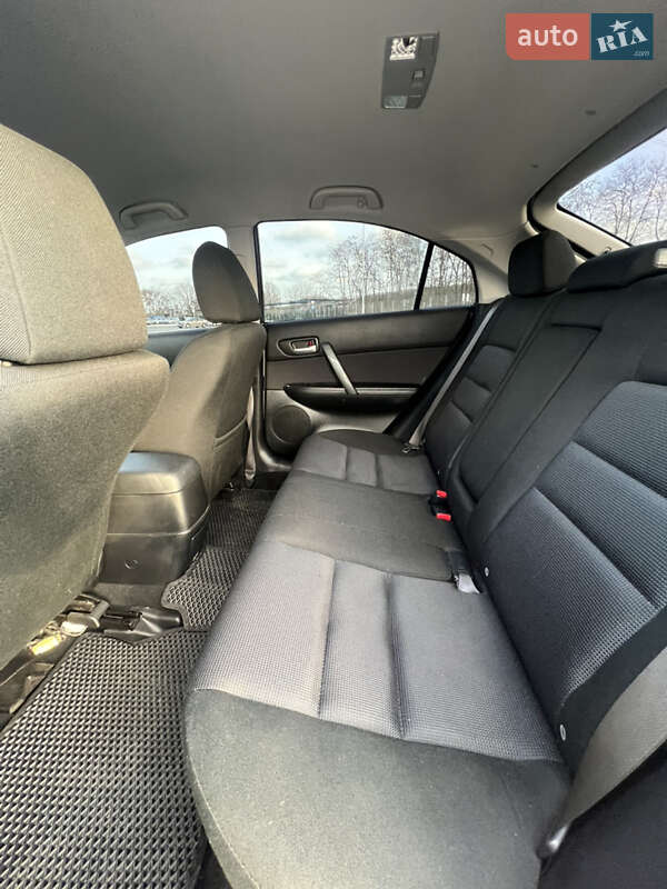 Лифтбек Mazda 6 2005 в Днепре