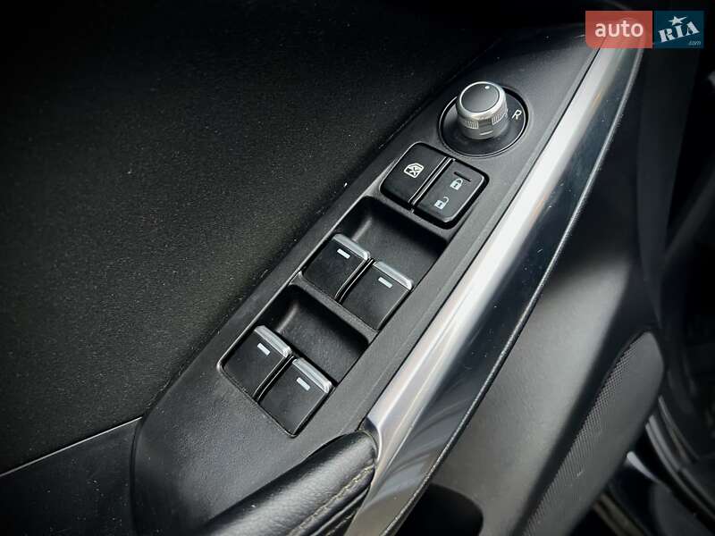 Седан Mazda 6 2015 в Киеве