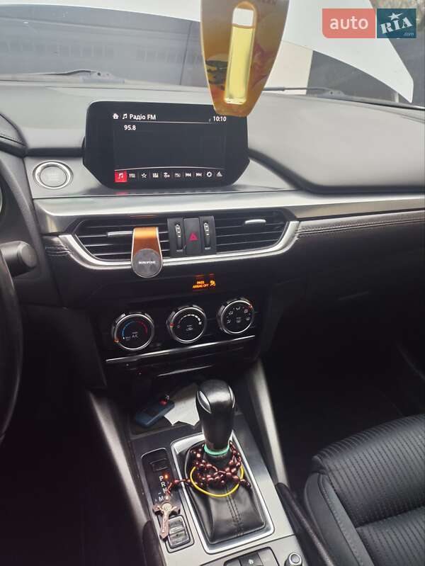 Седан Mazda 6 2016 в Ивано-Франковске