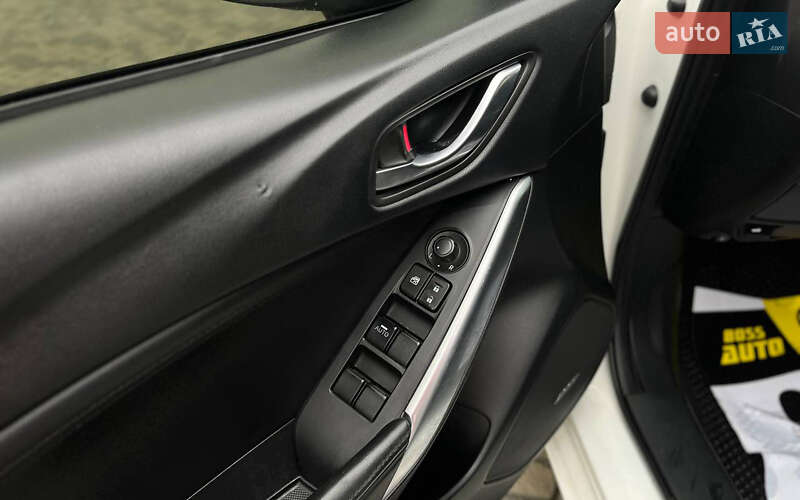 Седан Mazda 6 2012 в Мукачевому