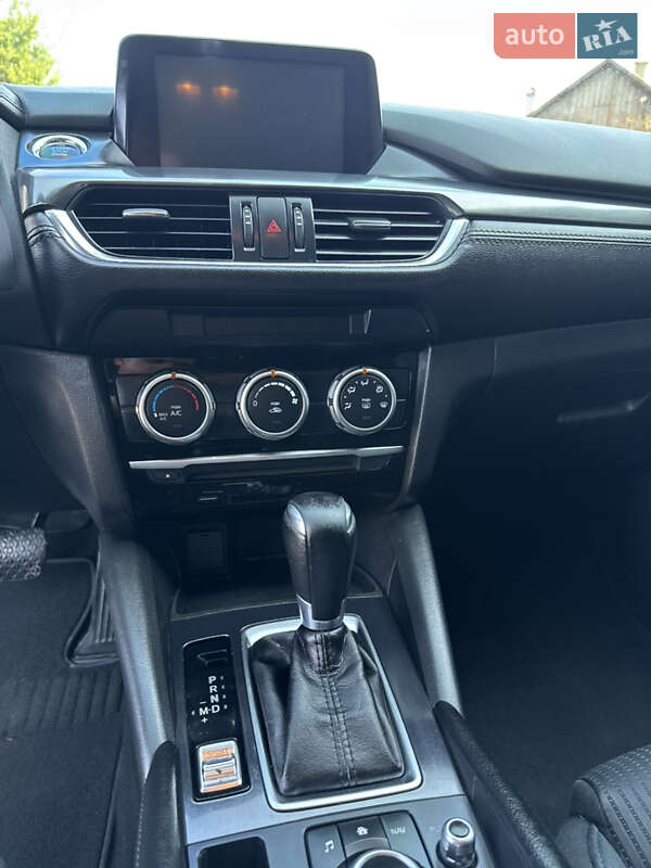 Седан Mazda 6 2016 в Костополе