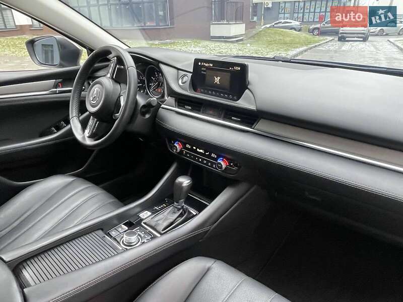 Седан Mazda 6 2018 в Львові