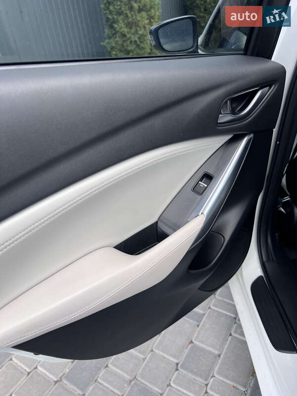 Седан Mazda 6 2015 в Кропивницком