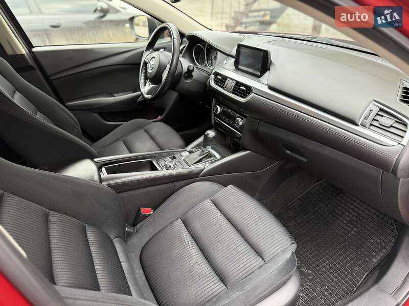Седан Mazda 6 2015 в Белогорье