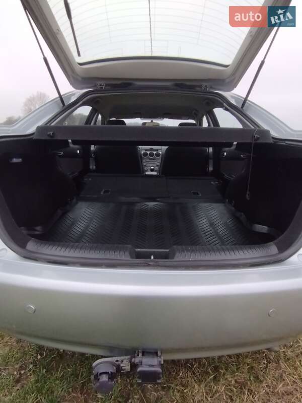 Лифтбек Mazda 6 2005 в Здолбунове
