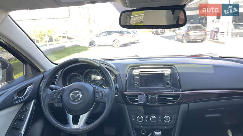 Седан Mazda 6 2014 в Львові