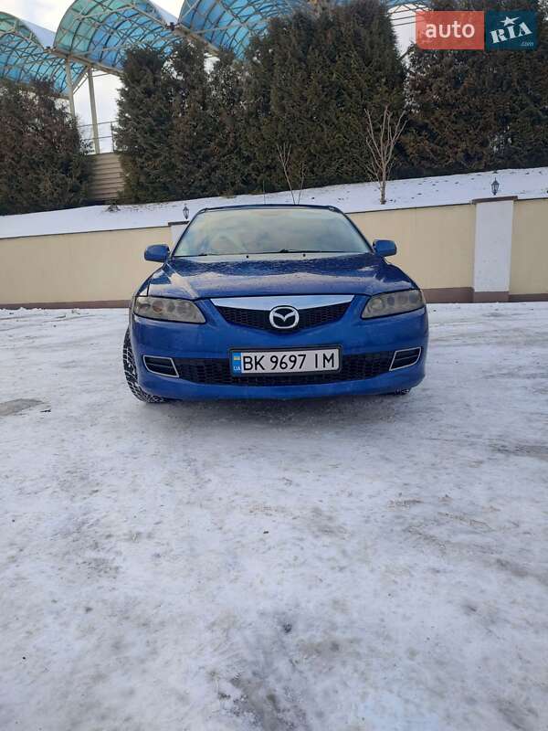 Седан Mazda 6 2005 в Остроге