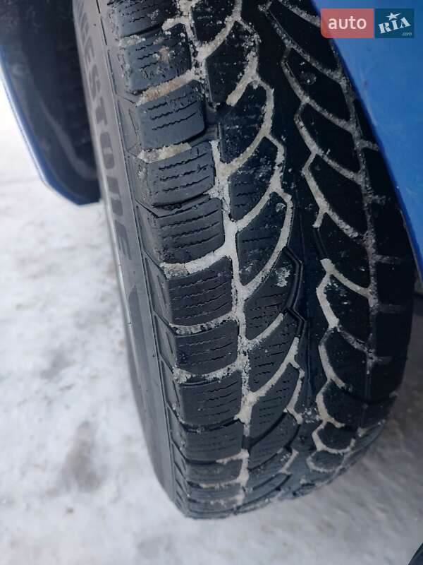 Седан Mazda 6 2005 в Остроге