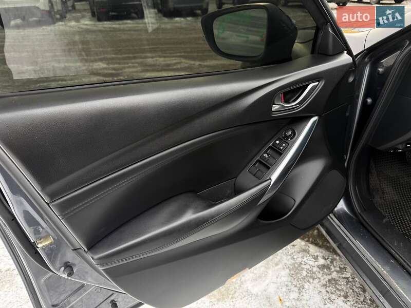 Седан Mazda 6 2013 в Днепре