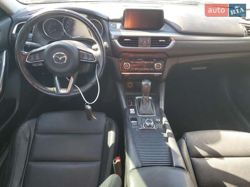 Седан Mazda 6 2017 в Львове