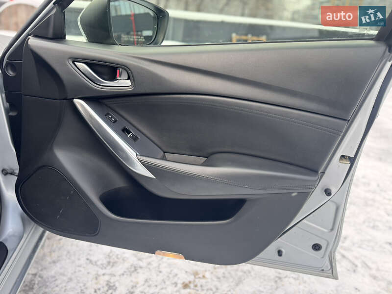 Седан Mazda 6 2016 в Киеве