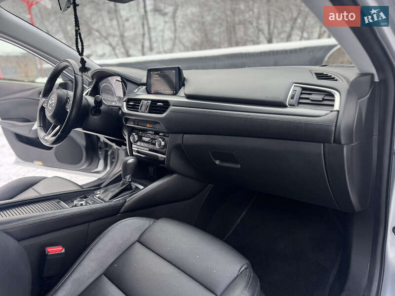Седан Mazda 6 2016 в Киеве