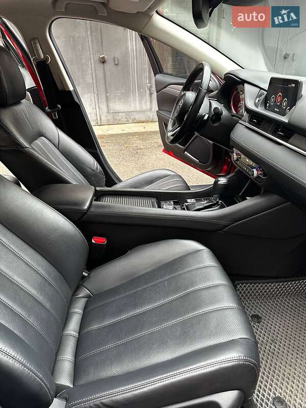 Седан Mazda 6 2019 в Киеве