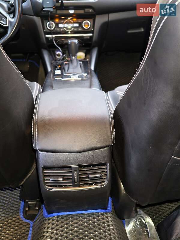Седан Mazda 6 2017 в Днепре