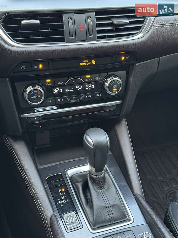 Седан Mazda 6 2016 в Ровно