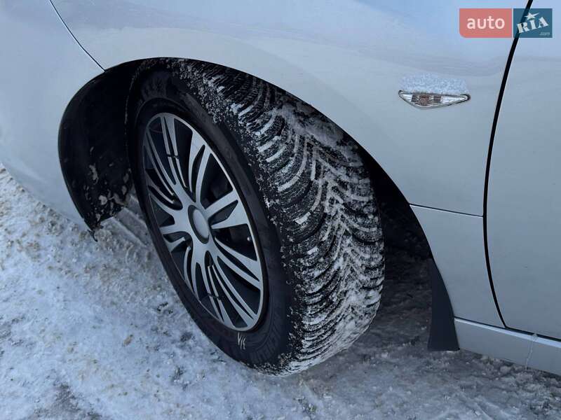 Седан Mazda 6 2008 в Ровно