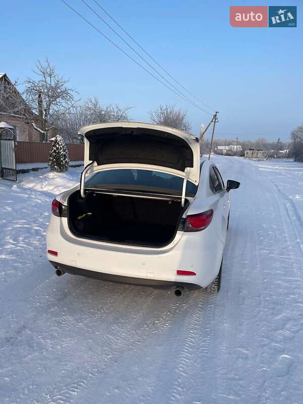 Седан Mazda 6 2013 в Вороновице