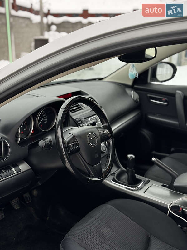 Універсал Mazda 6 2010 в Рівному