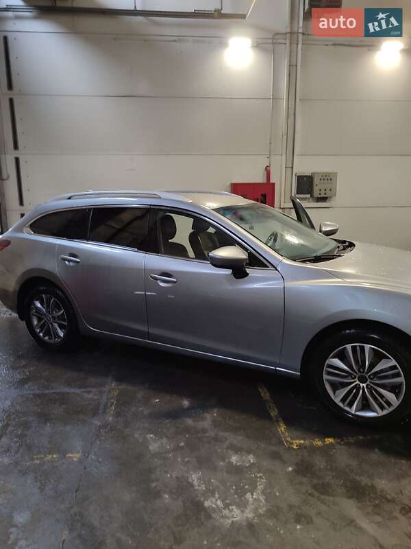 Универсал Mazda 6 2013 в Киеве