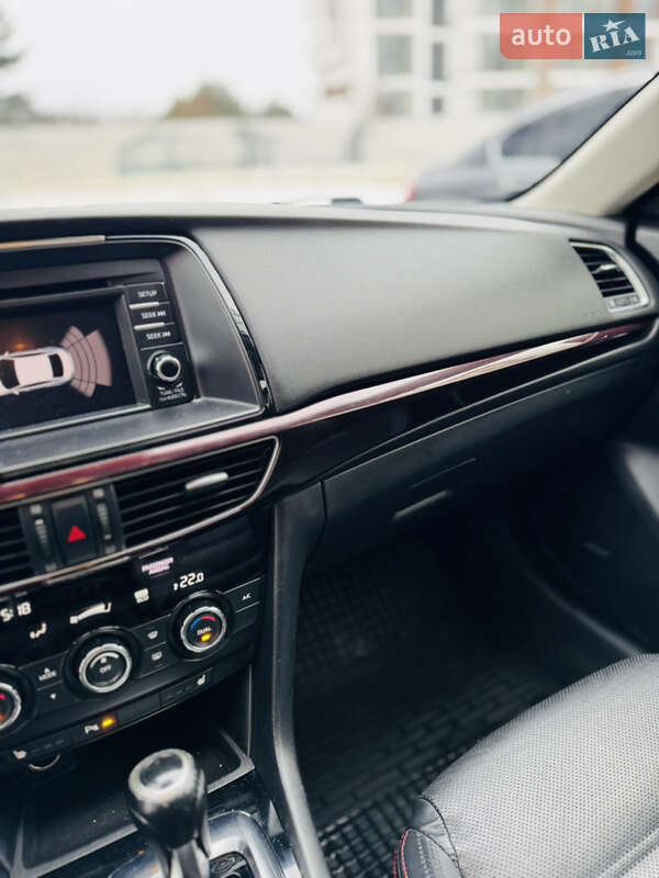 Седан Mazda 6 2014 в Новояворівську