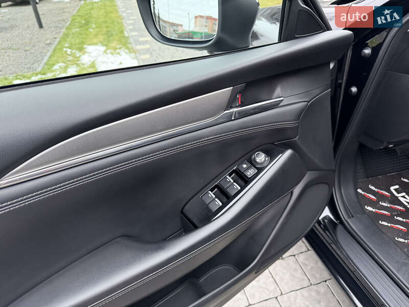 Седан Mazda 6 2018 в Ужгороді