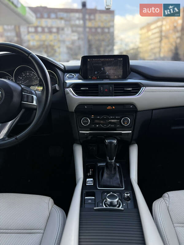 Седан Mazda 6 2015 в Днепре