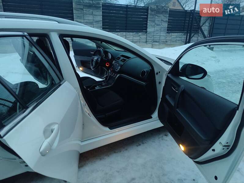 Универсал Mazda 6 2010 в Луцке