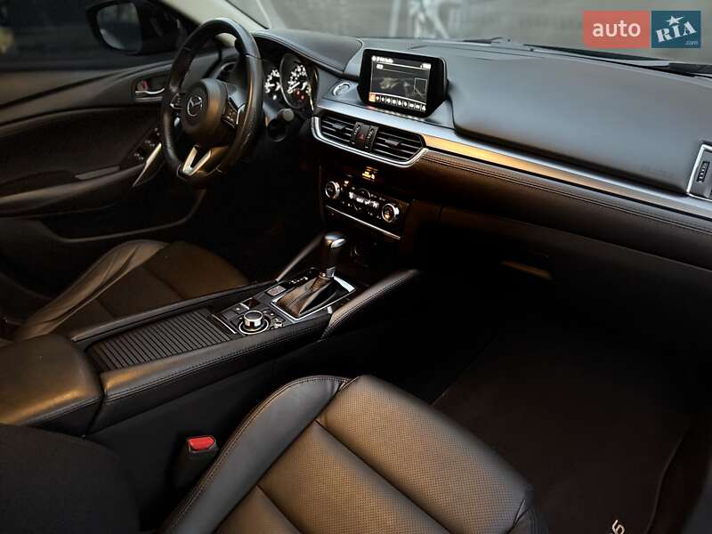 Седан Mazda 6 2017 в Львові