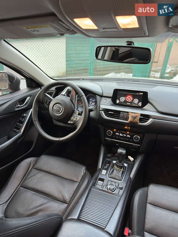 Седан Mazda 6 2016 в Днепре