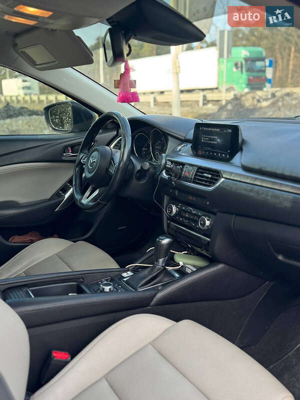 Седан Mazda 6 2016 в Киеве