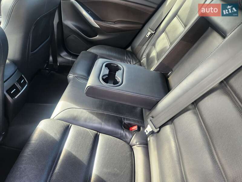 Седан Mazda 6 2016 в Киеве