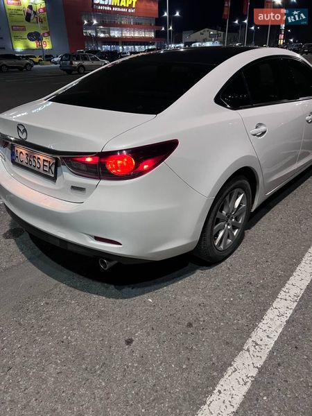 Седан Mazda 6 2016 в Чернівцях