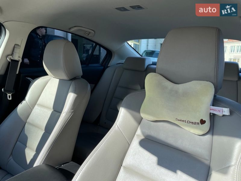 Седан Mazda 6 2014 в Киеве