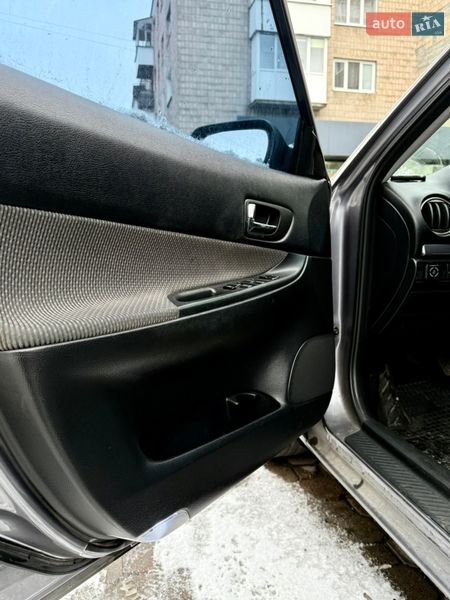 Седан Mazda 6 2005 в Луцьку