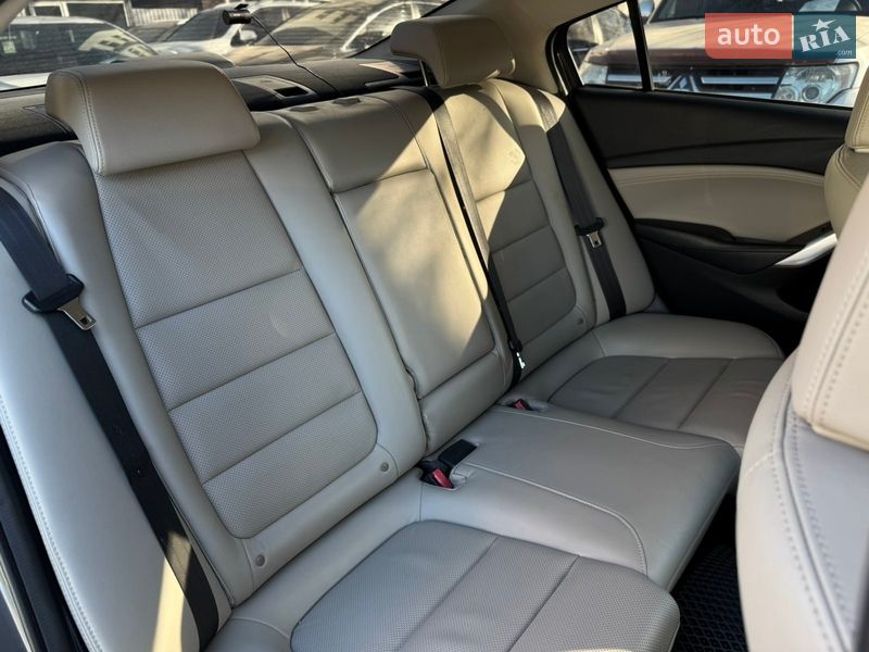 Седан Mazda 6 2016 в Днепре