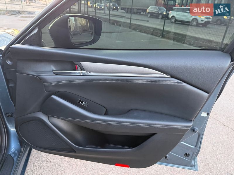 Седан Mazda 6 2019 в Киеве