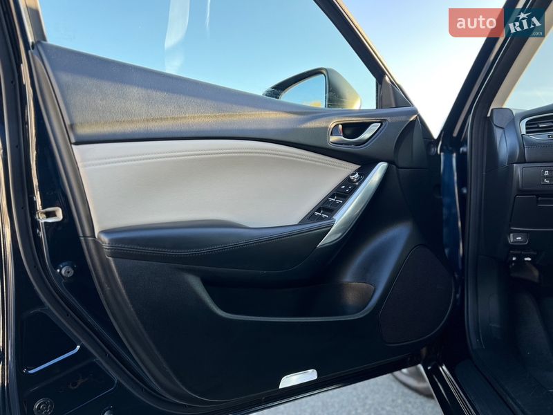 Седан Mazda 6 2016 в Киеве