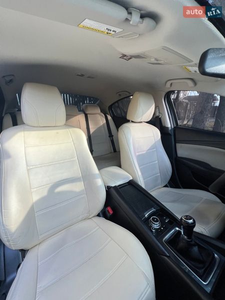 Седан Mazda 6 2015 в Староконстантинове